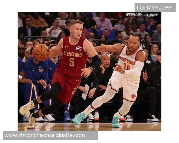 米切尔表现起伏明显第三节狂砍21分末节却陷入低迷仅得4分失误频繁 米切尔表现起伏明显第三节狂砍21分末节却陷入低迷仅得4分失误频繁